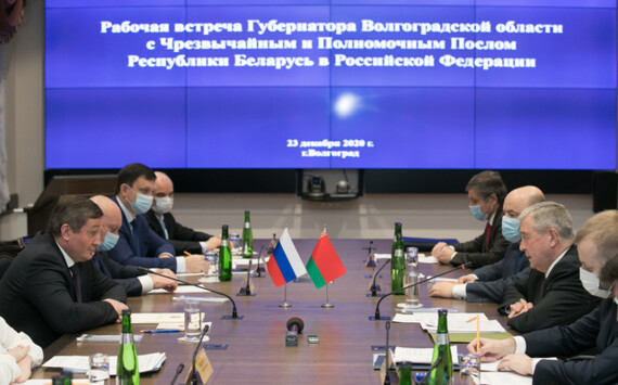 Волгоградский губернатор Андрей Бочаров провёл переговоры с послом Белоруссии Владимиром Семашко
