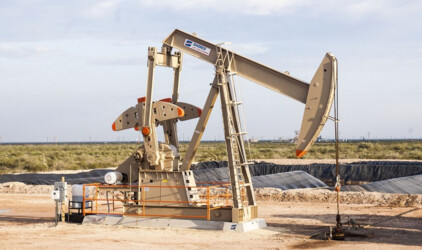 Волгоградцам предсказали рост доллара в связи с падением цен на нефть